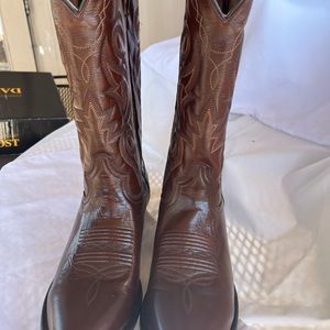 Dan Post Western Cowboys Boots Gently Used Size 9.5 D.  Almost new.